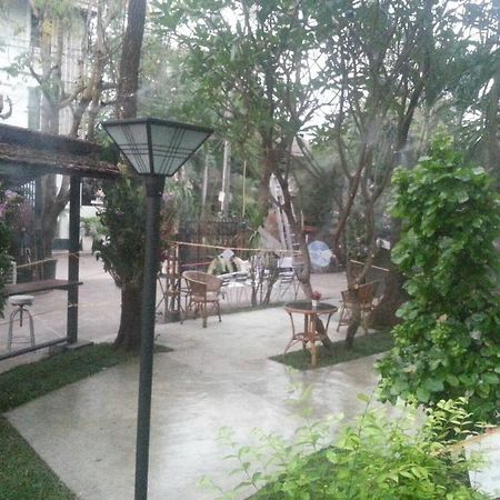 אודון תאני Coffee Station Hostel מראה חיצוני תמונה