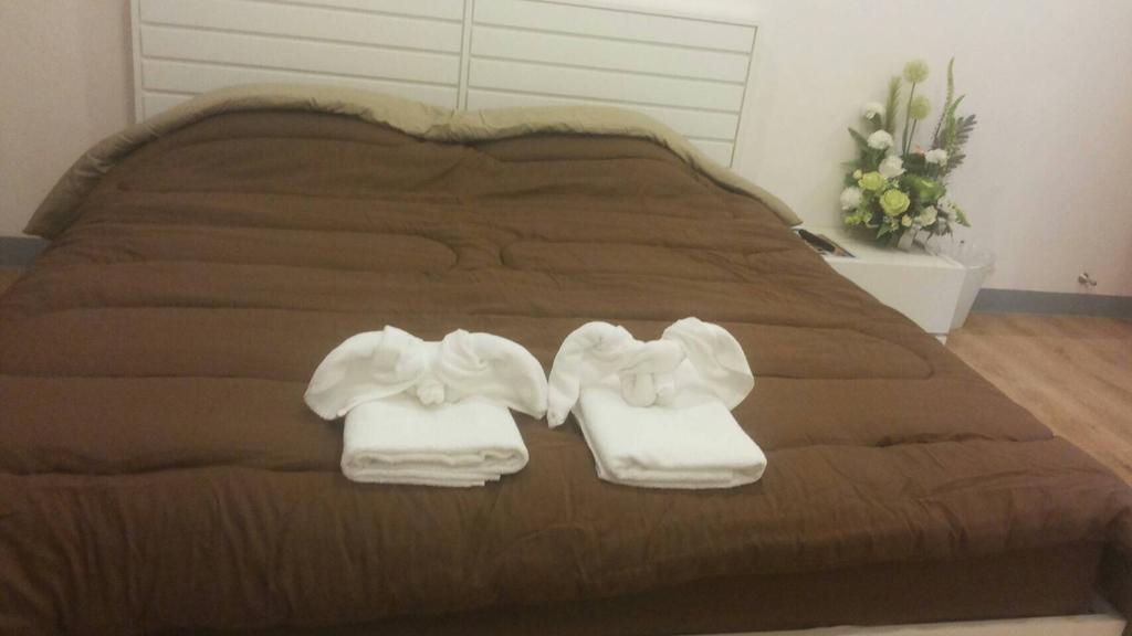 אודון תאני Coffee Station Hostel מראה חיצוני תמונה